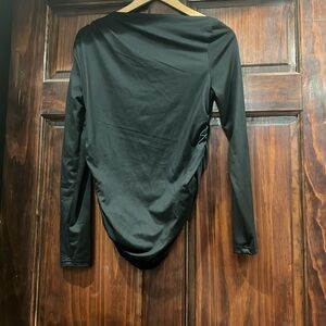 BRAND NEW Size S Black Long Sleeve Maternity Top NWOT

🤰 Inquire about bundles
